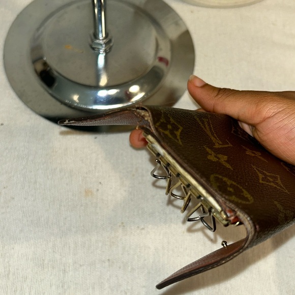 Louis Vuitton Key Holder/Wallet - Picture 7 of 10